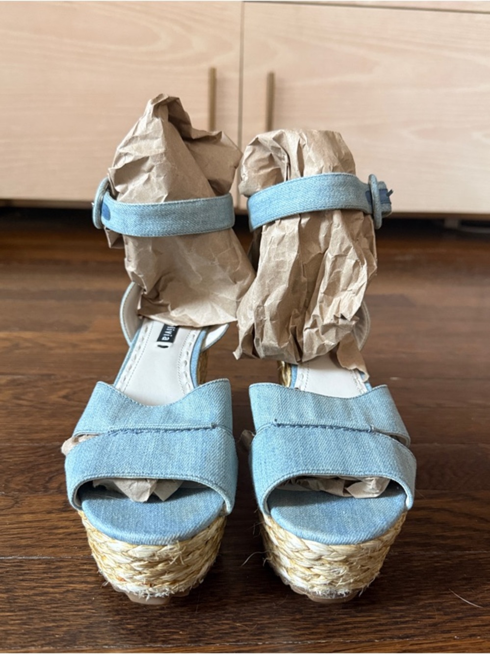 🐋 Alice + Olivia ‘Roberta’ Denim Blue Espadrille Wedge Sandals, Size 8 - Picture 3 of 12